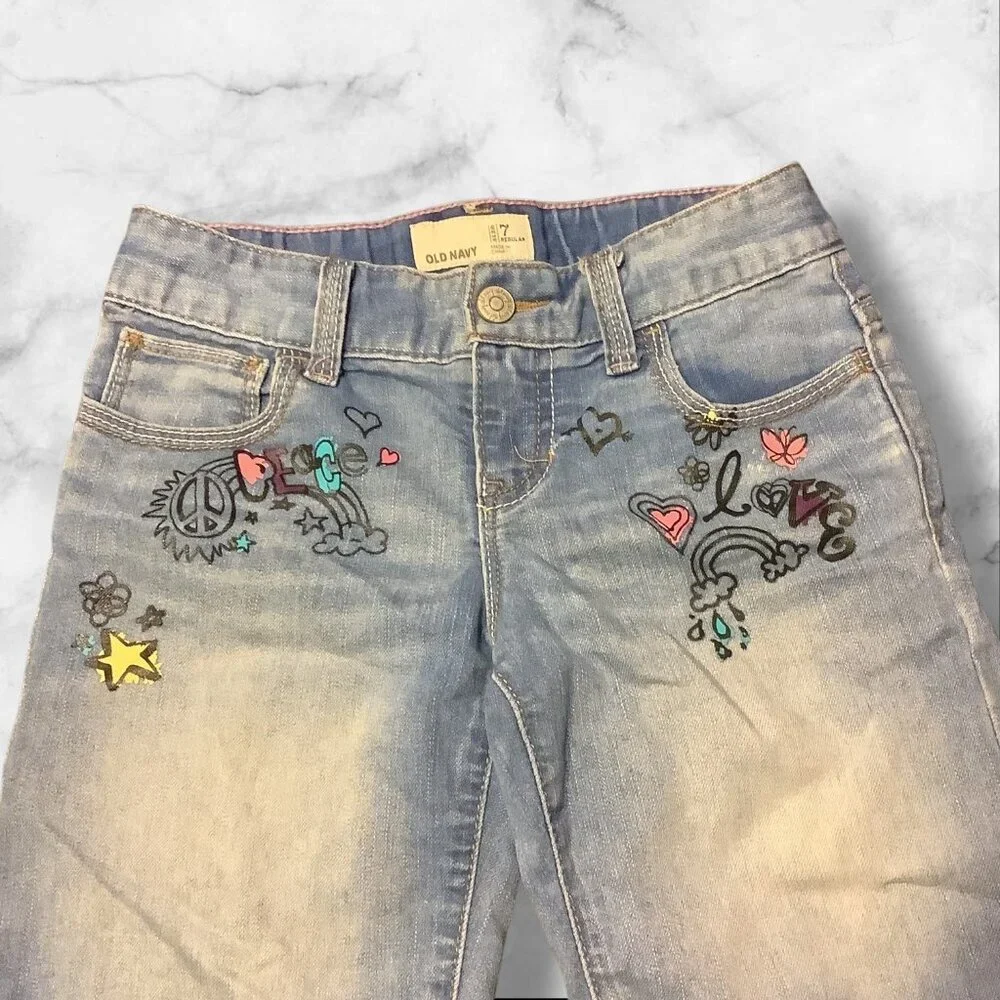 Old Navy Girls Size‎ 7 Regular Blue Denim Shorts Featuring Colorful Peace & Love